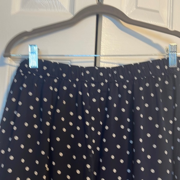 NWOT Old Navy skirt in navy blue with white polka dots size small - Picture 7 of 10
